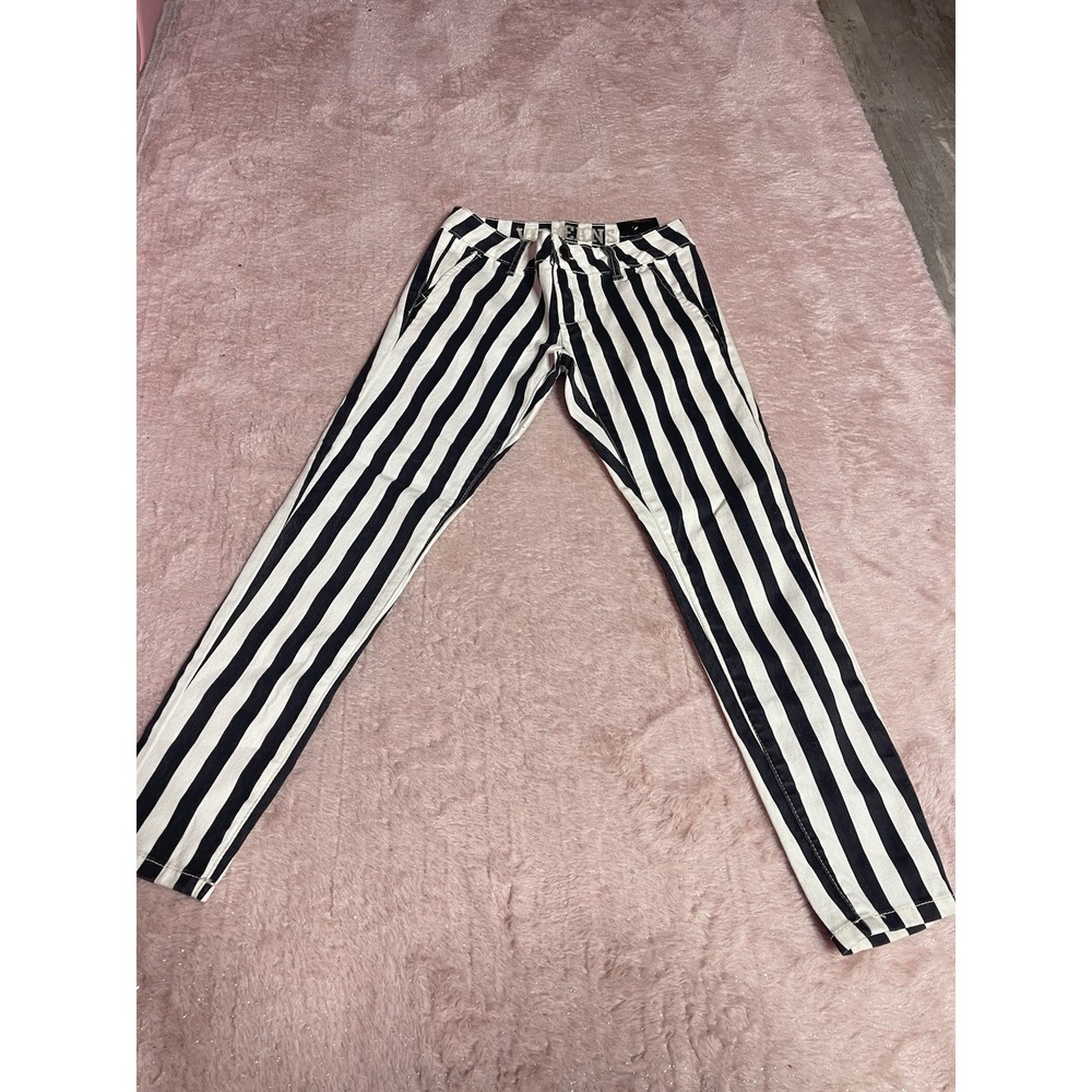 Women's/Juniors V.I.P. Black & White Stripe Size 1/2 New I0200